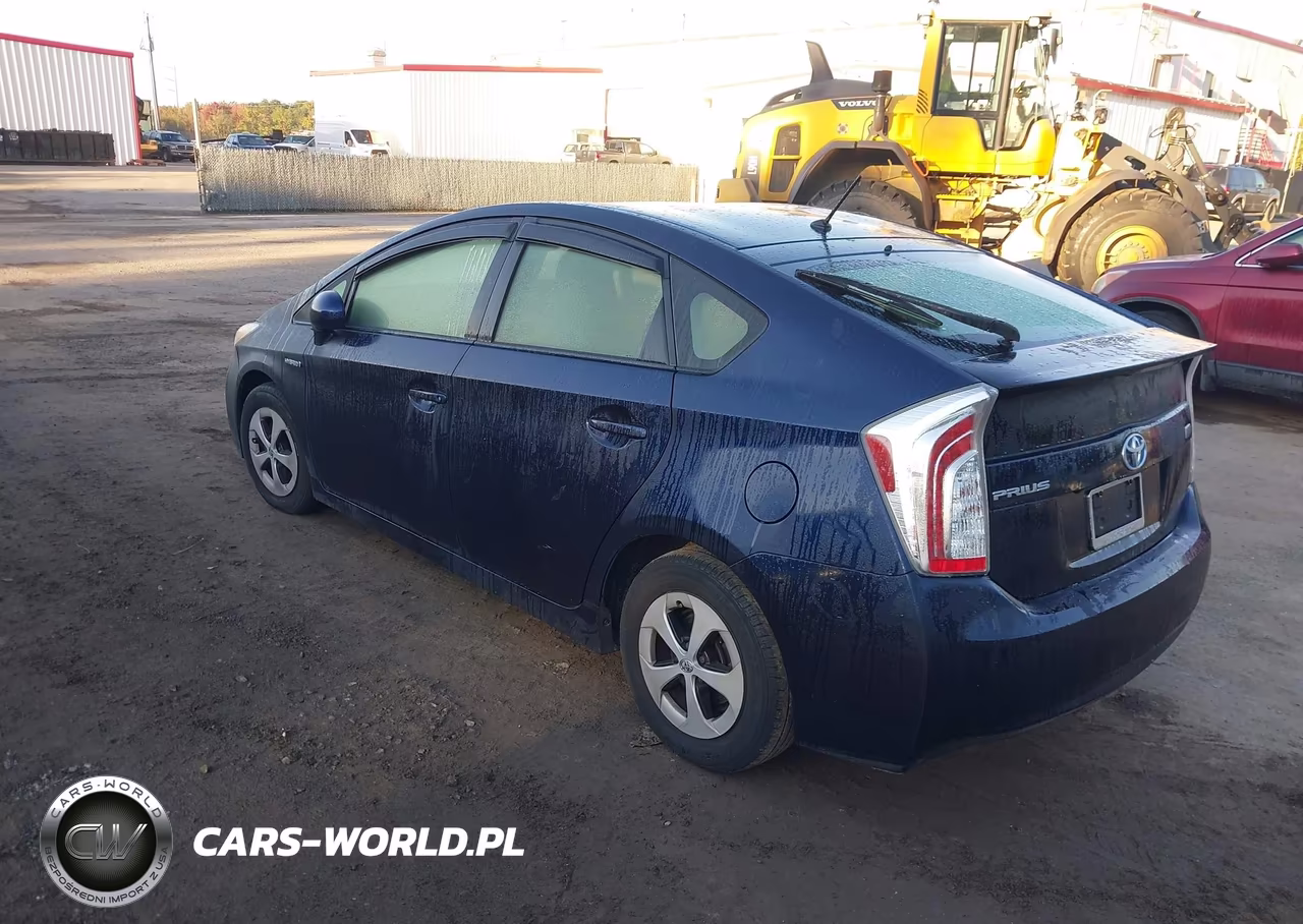 2015 Toyota Prius Two VIN:JTDKN3DU3F1892174 - 3