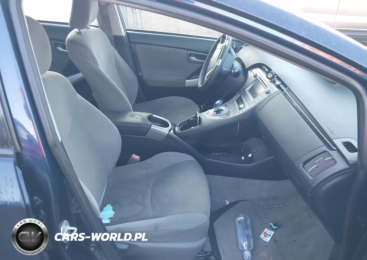 2015 Toyota Prius Two VIN:JTDKN3DU3F1892174 - 5