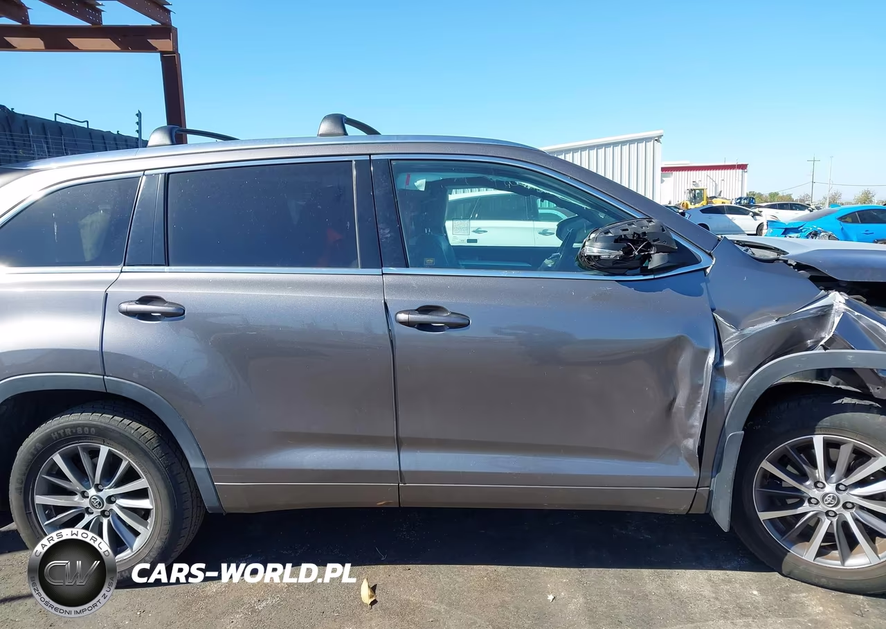 2018 Toyota Highlander Xle VIN:5TDJZRFH2JS833163 - 15