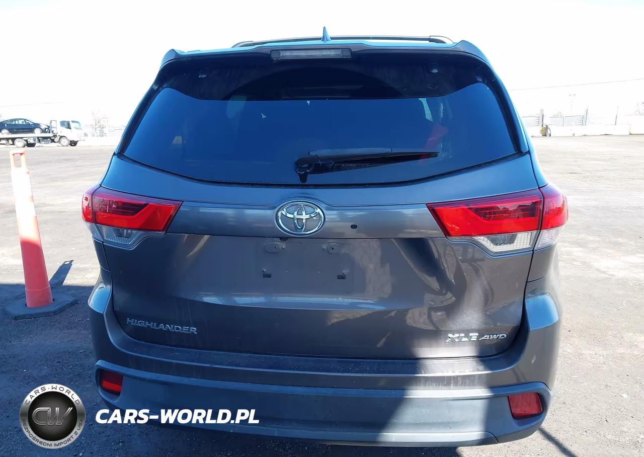 2018 Toyota Highlander Xle VIN:5TDJZRFH2JS833163 - 18