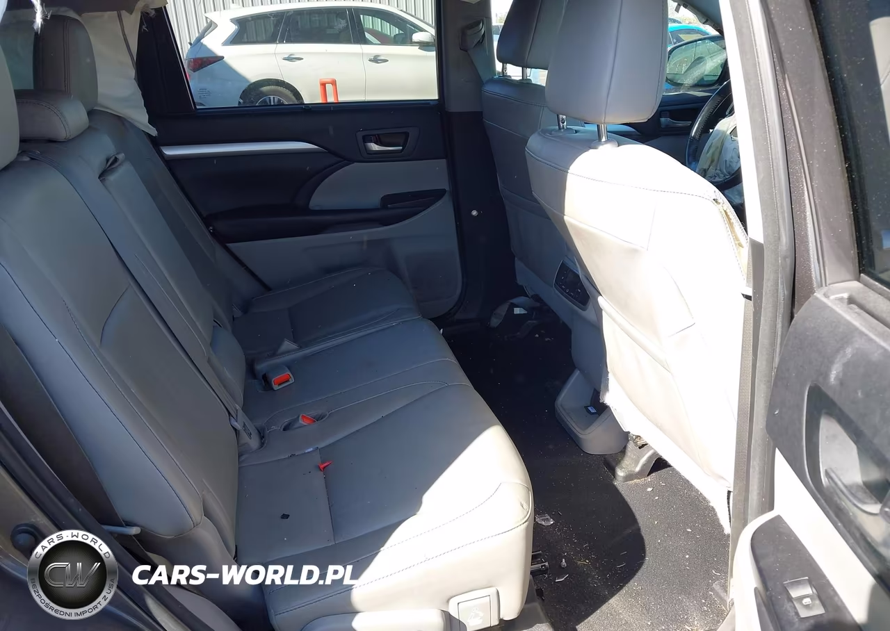 2018 Toyota Highlander Xle VIN:5TDJZRFH2JS833163 - 8