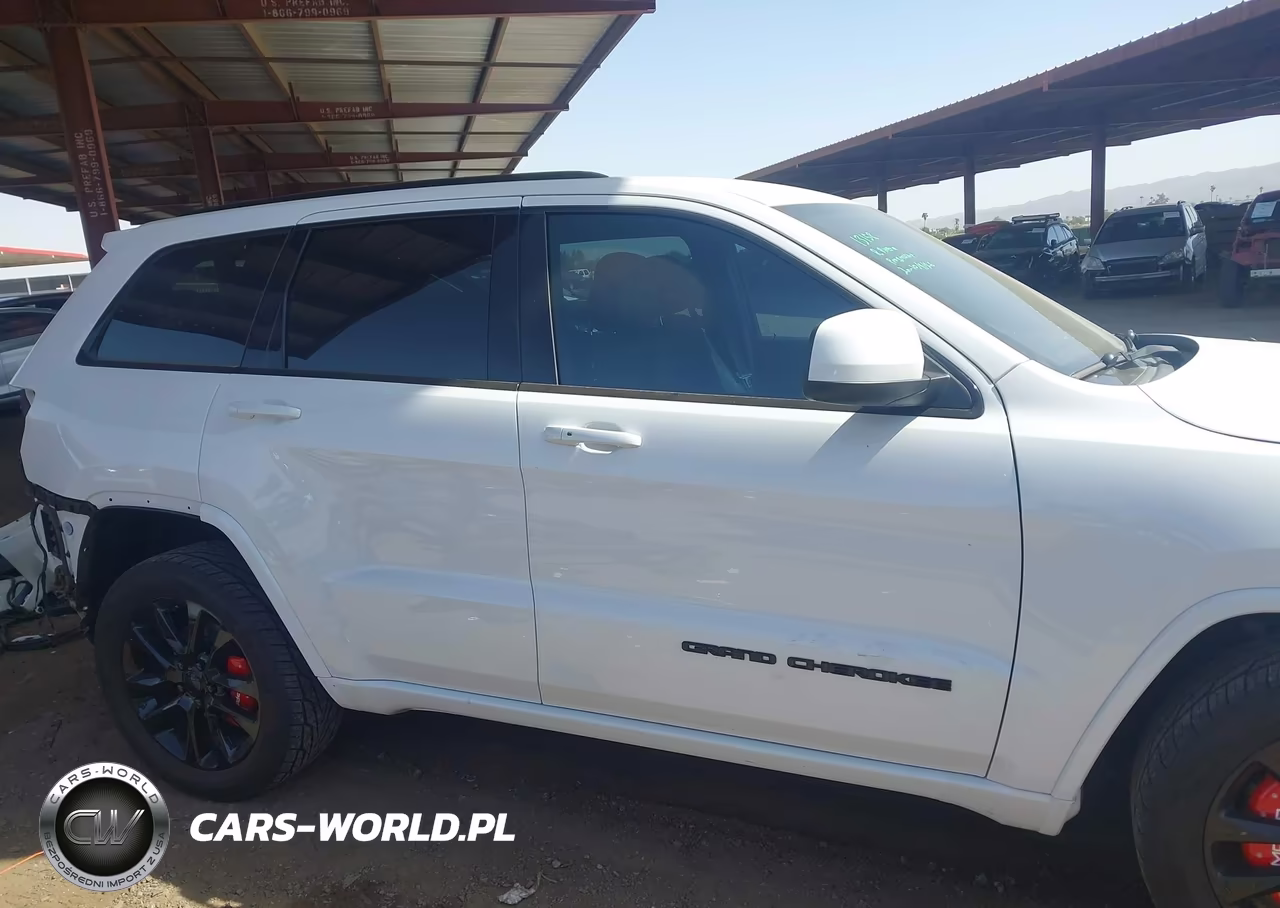 2021 Jeep Grand Cherokee Laredo X 4X4 VIN:1C4RJFAG4MC731182 - 14