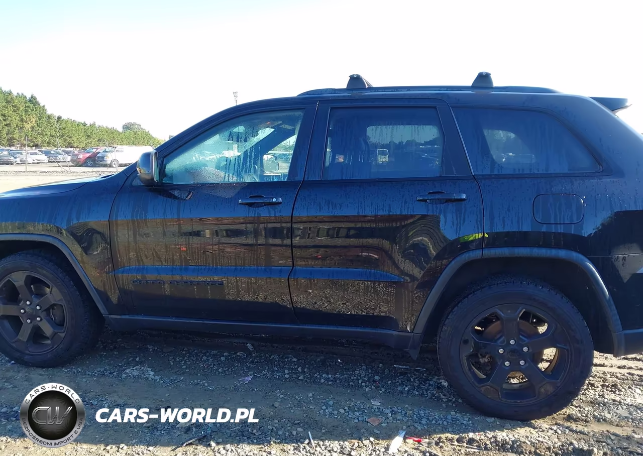 2018 Jeep Grand Cherokee Upland 4X4 VIN:1C4RJFAG1JC469472 - 14