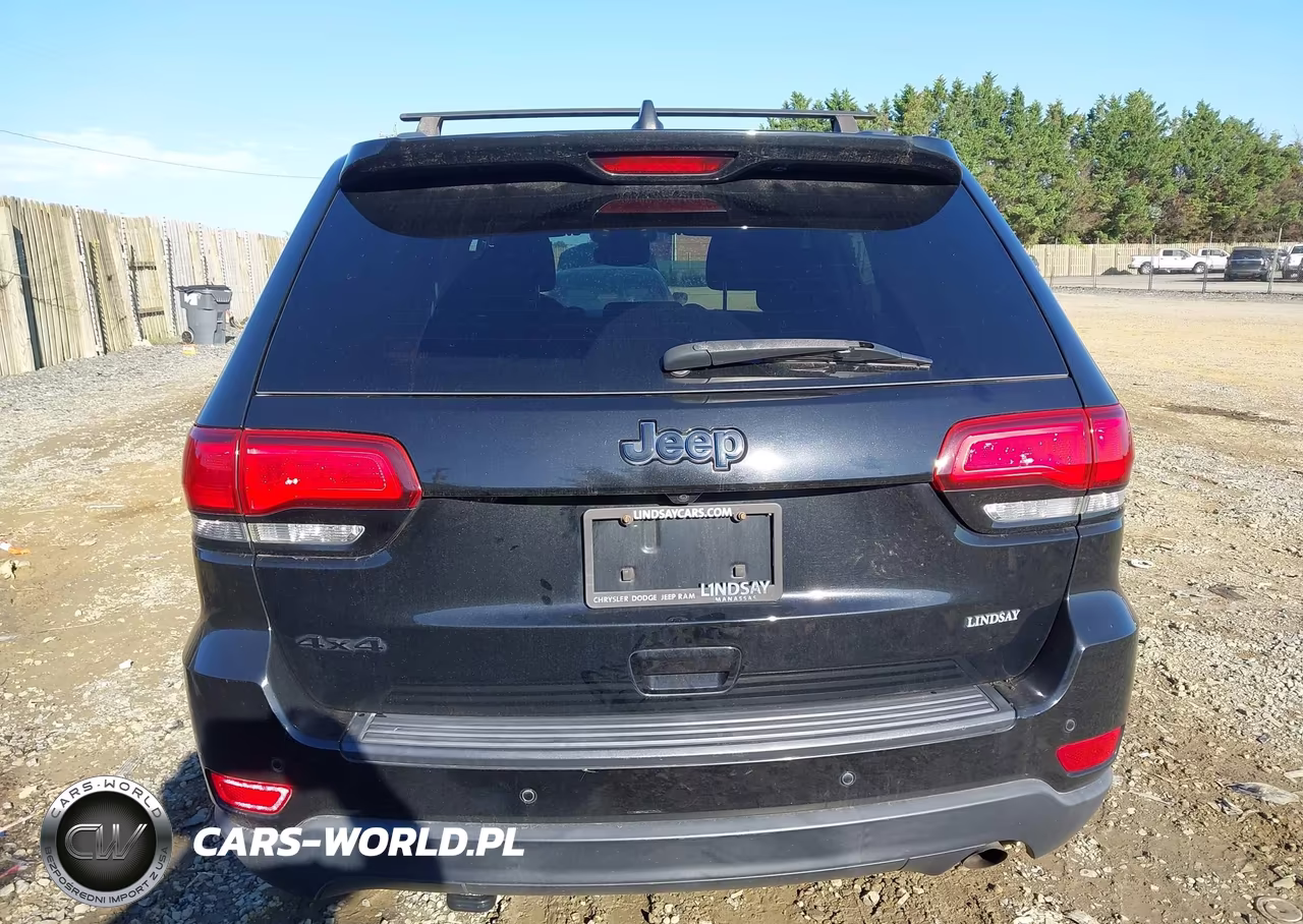 2018 Jeep Grand Cherokee Upland 4X4 VIN:1C4RJFAG1JC469472 - 16