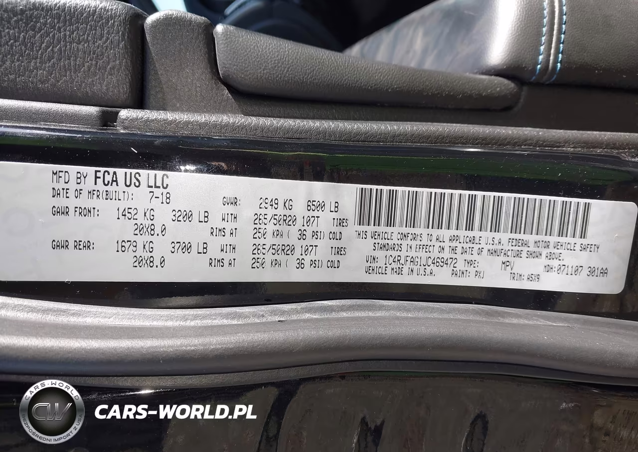 2018 Jeep Grand Cherokee Upland 4X4 VIN:1C4RJFAG1JC469472 - 9
