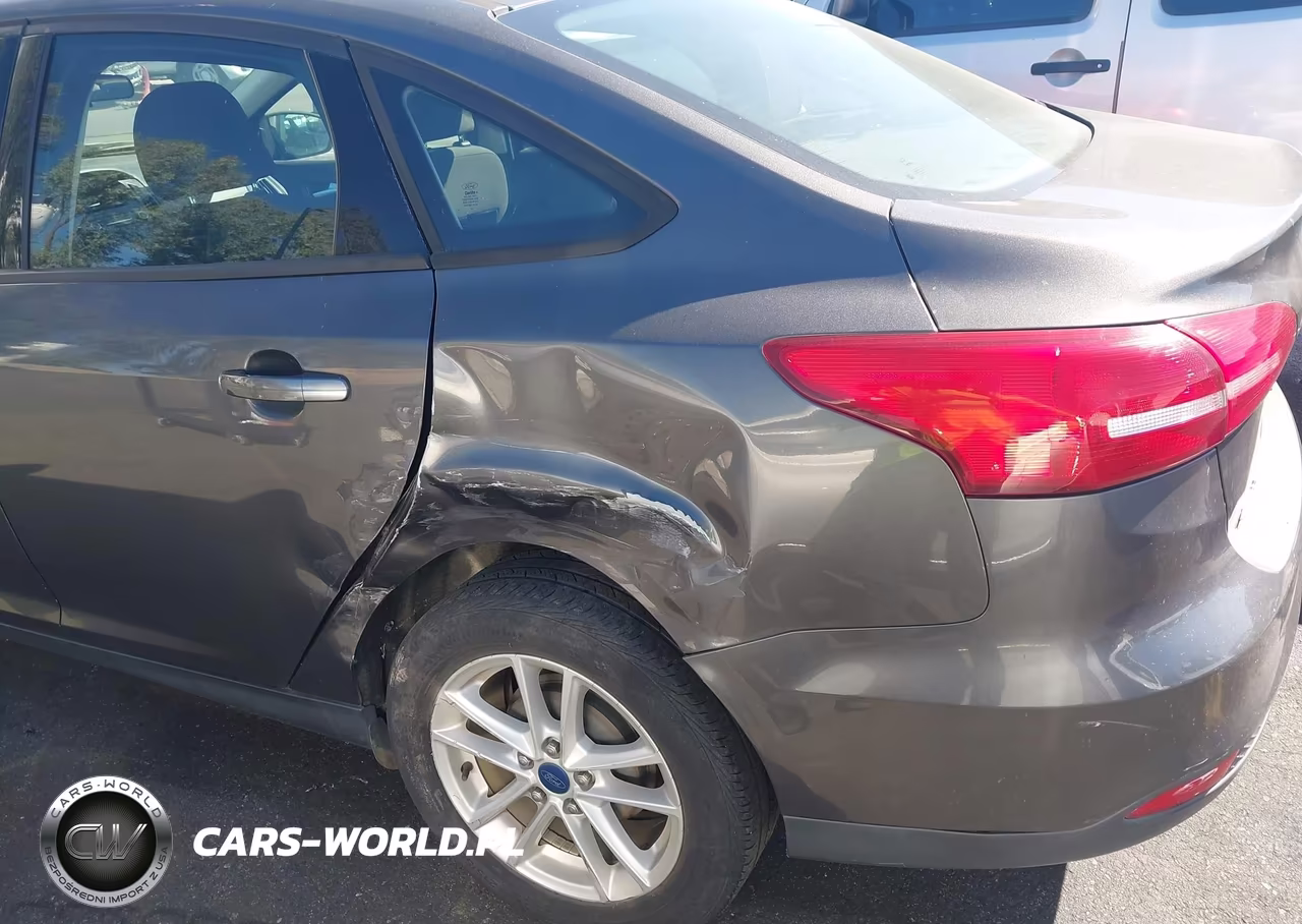 2015 Ford Focus Se VIN:1FADP3F23FL301544 - 6