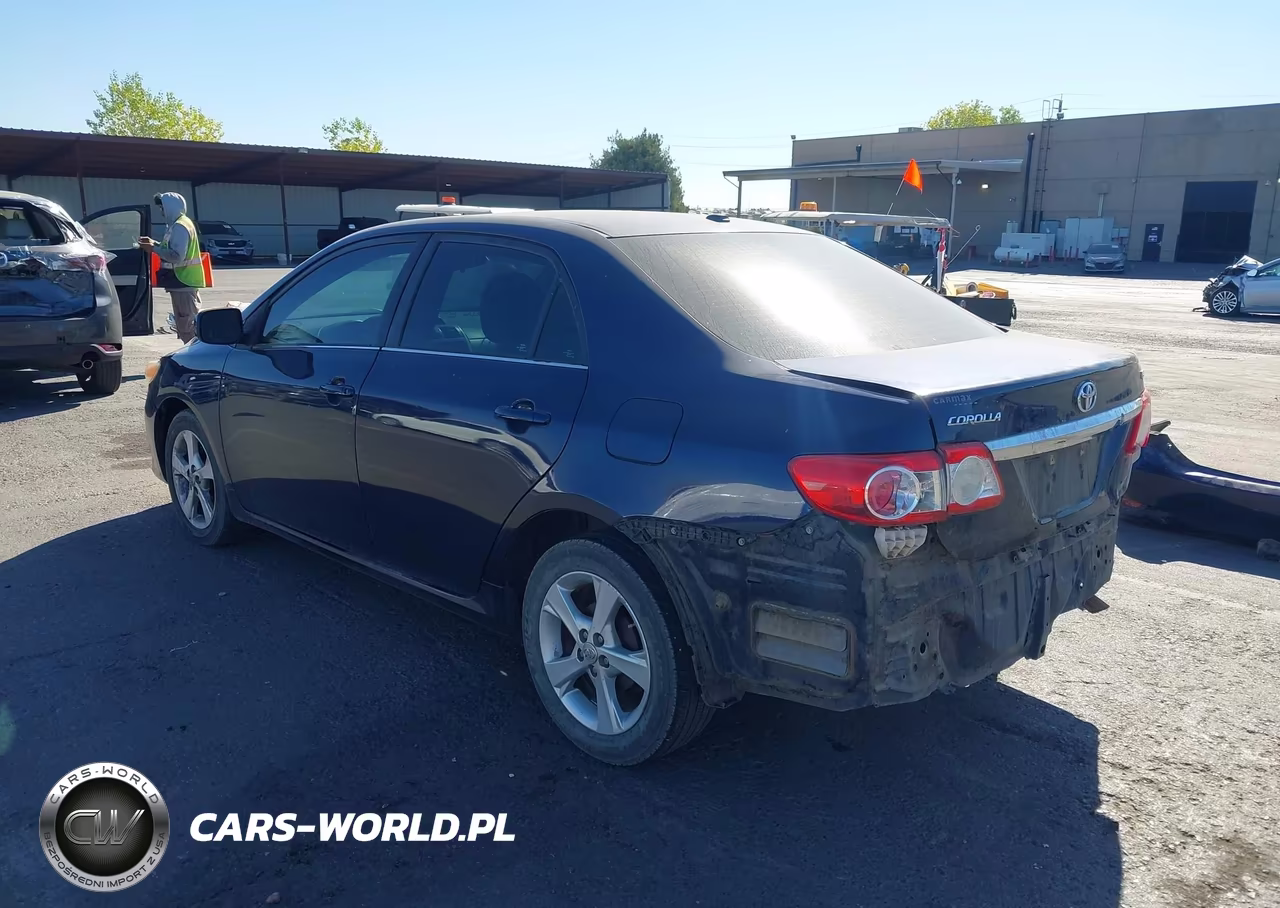 2013 Toyota Corolla Le VIN:2T1BU4EE0DC053284 - 3