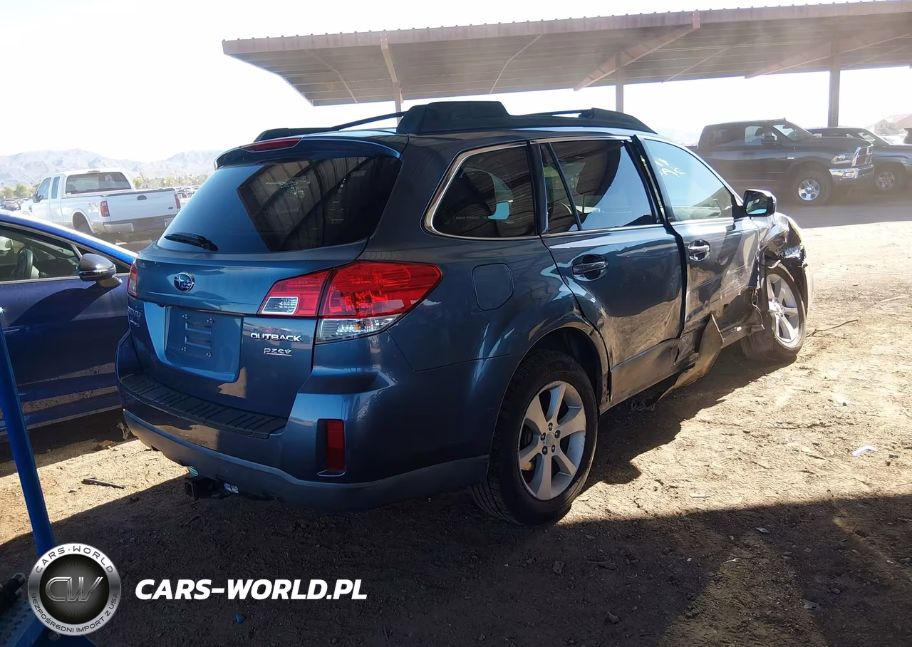 2013 Subaru Outback 2.5I Premium VIN:4S4BRBGC4D3230148 - 4