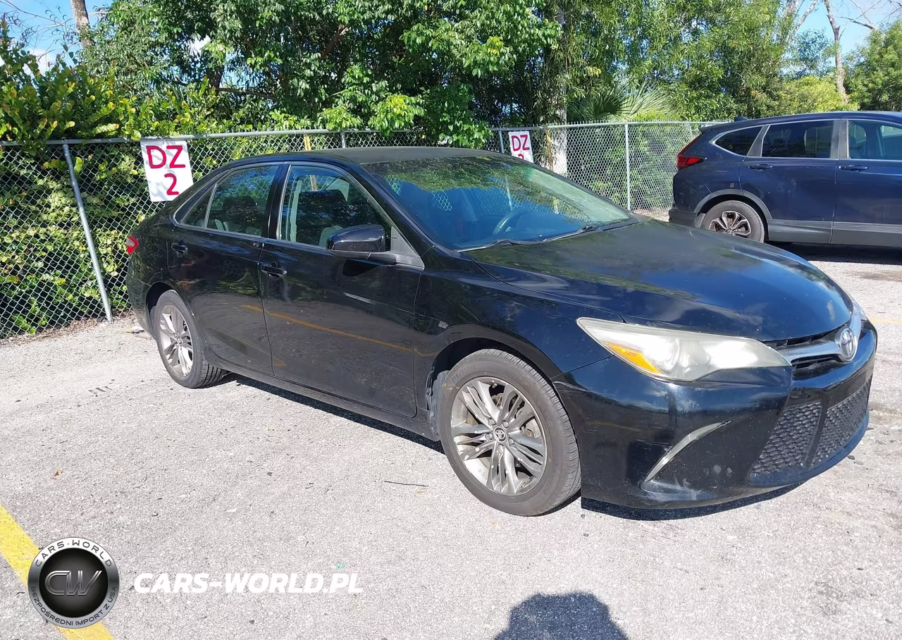 2015 Toyota Camry Se – zdjęcie 1 z 18