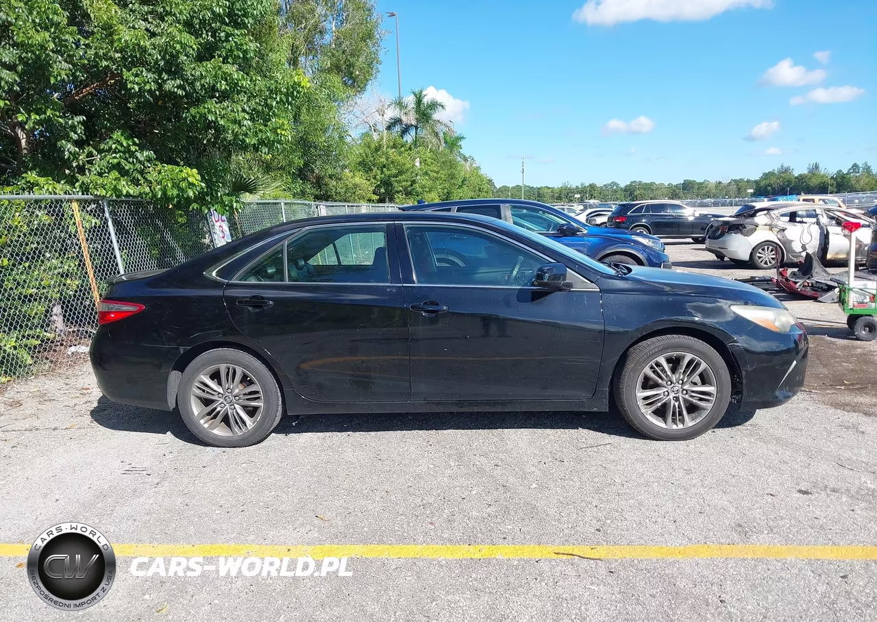 2015 Toyota Camry Se VIN:4T1BF1FKXFU975057 - 13