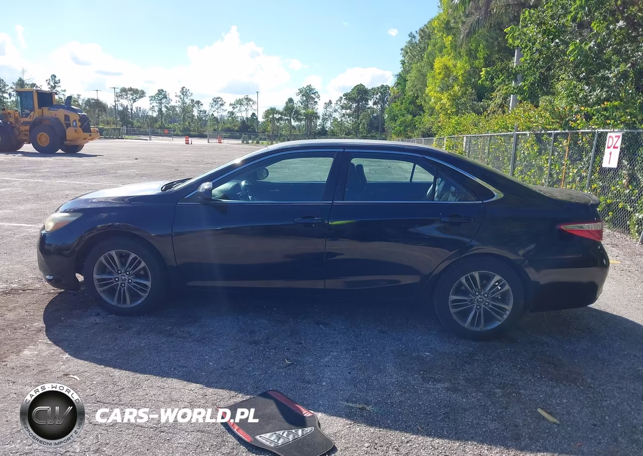 2015 Toyota Camry Se VIN:4T1BF1FKXFU975057 - 14