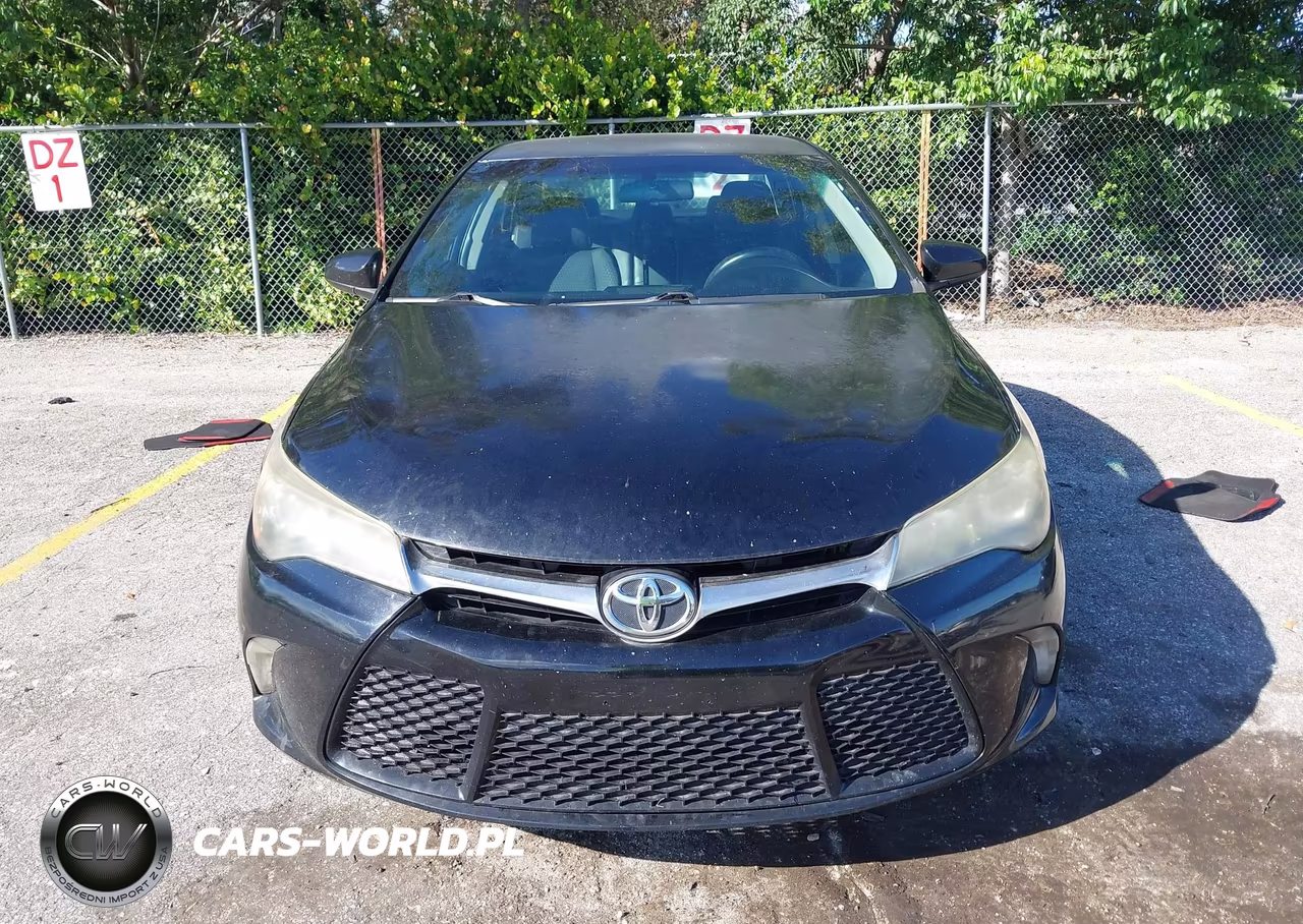 2015 Toyota Camry Se VIN:4T1BF1FKXFU975057 - 17