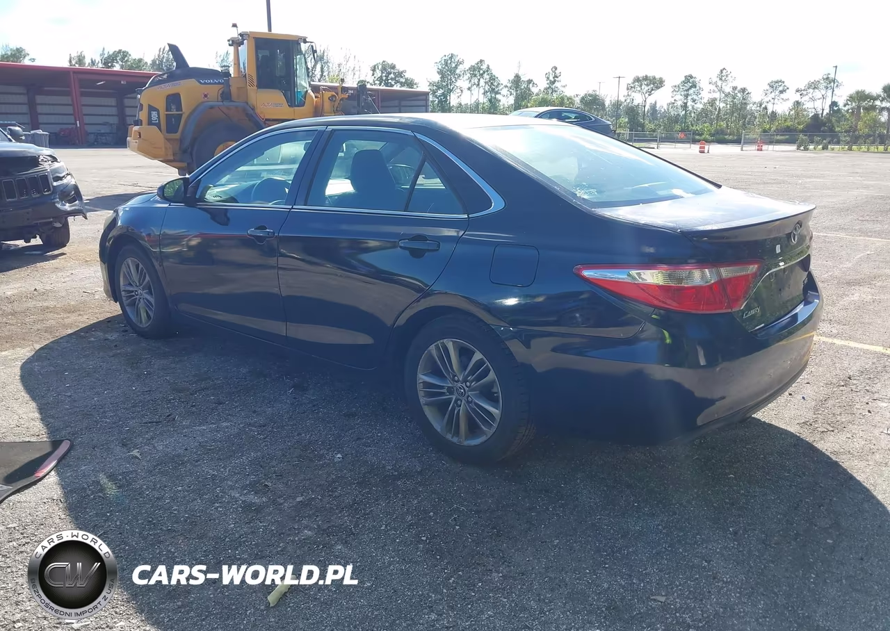 2015 Toyota Camry Se VIN:4T1BF1FKXFU975057 - 3