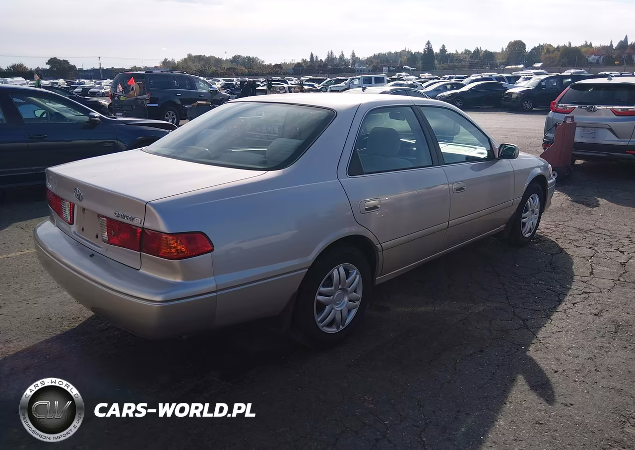 2001 Toyota Camry Ce VIN:4T1BG22K11U083748 - 4