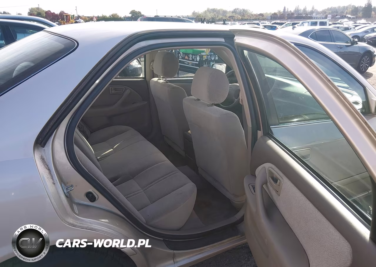 2001 Toyota Camry Ce VIN:4T1BG22K11U083748 - 8