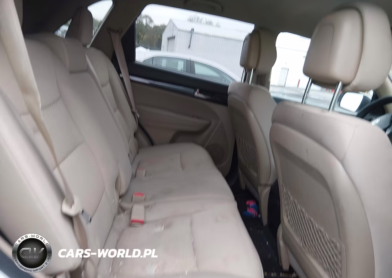 2011 Kia Sorento Lx VIN:5XYKTDA16BG110904 - 8