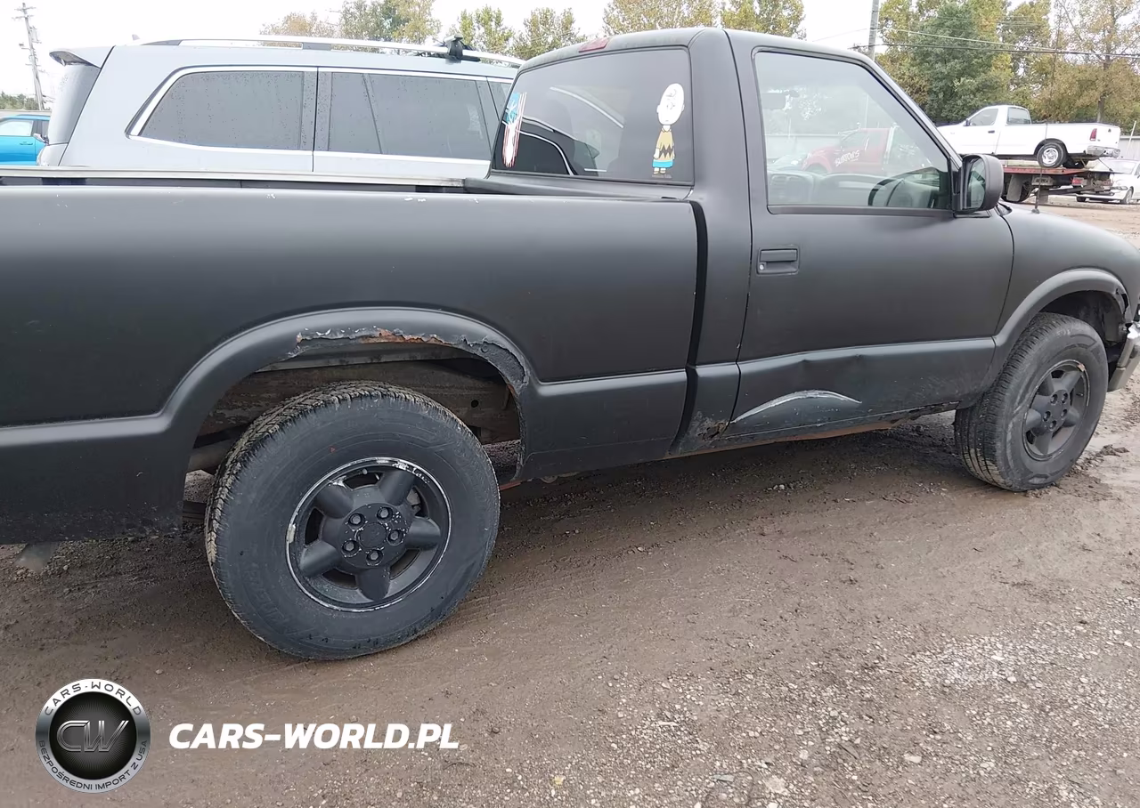 2000 Chevrolet S-10 Ls VIN:1GCDT14W5YK132572 - 4