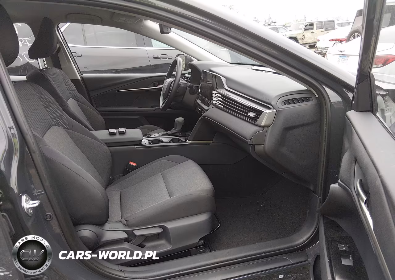 2025 Toyota Camry Le VIN:4T1DBADK7SU029919 - 5