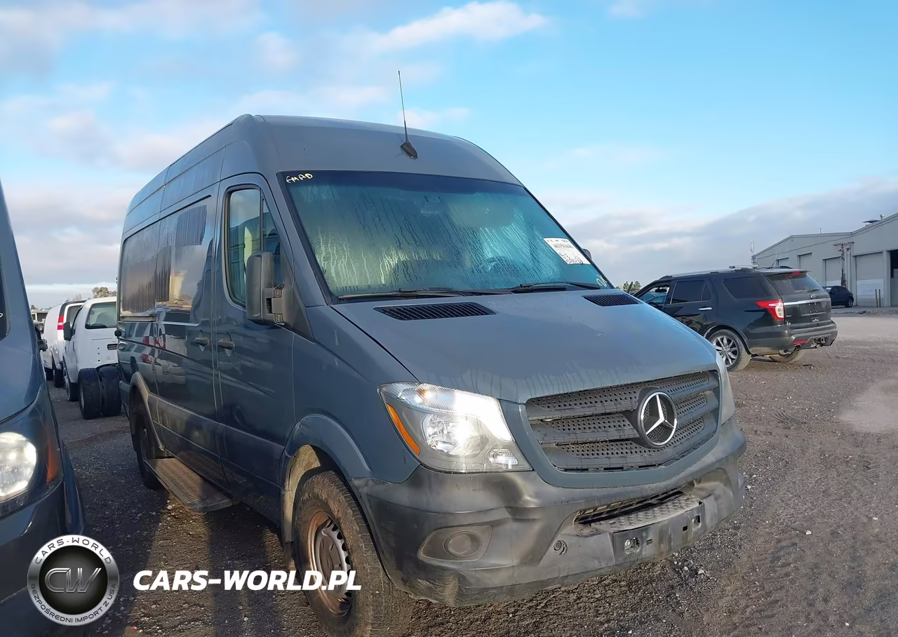 2018 Mercedes-Benz Sprinter 2500 Standard Roof V6 VIN:WD3PE7CD7JP623030 - 13