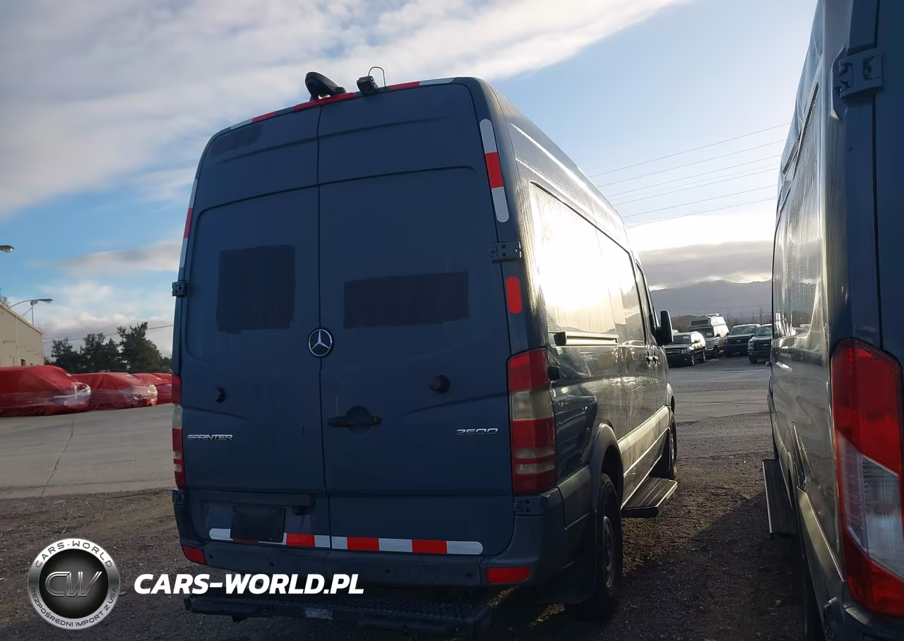 2018 Mercedes-Benz Sprinter 2500 Standard Roof V6 VIN:WD3PE7CD7JP623030 - 4