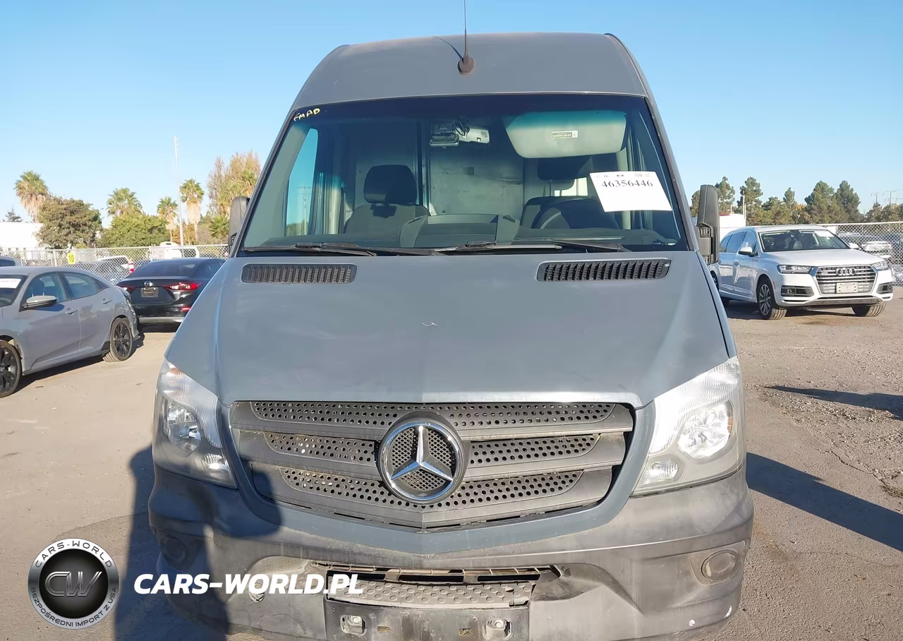 2018 Mercedes-Benz Sprinter 2500 Standard Roof V6 VIN:WD3PE7CD7JP623030 - 6