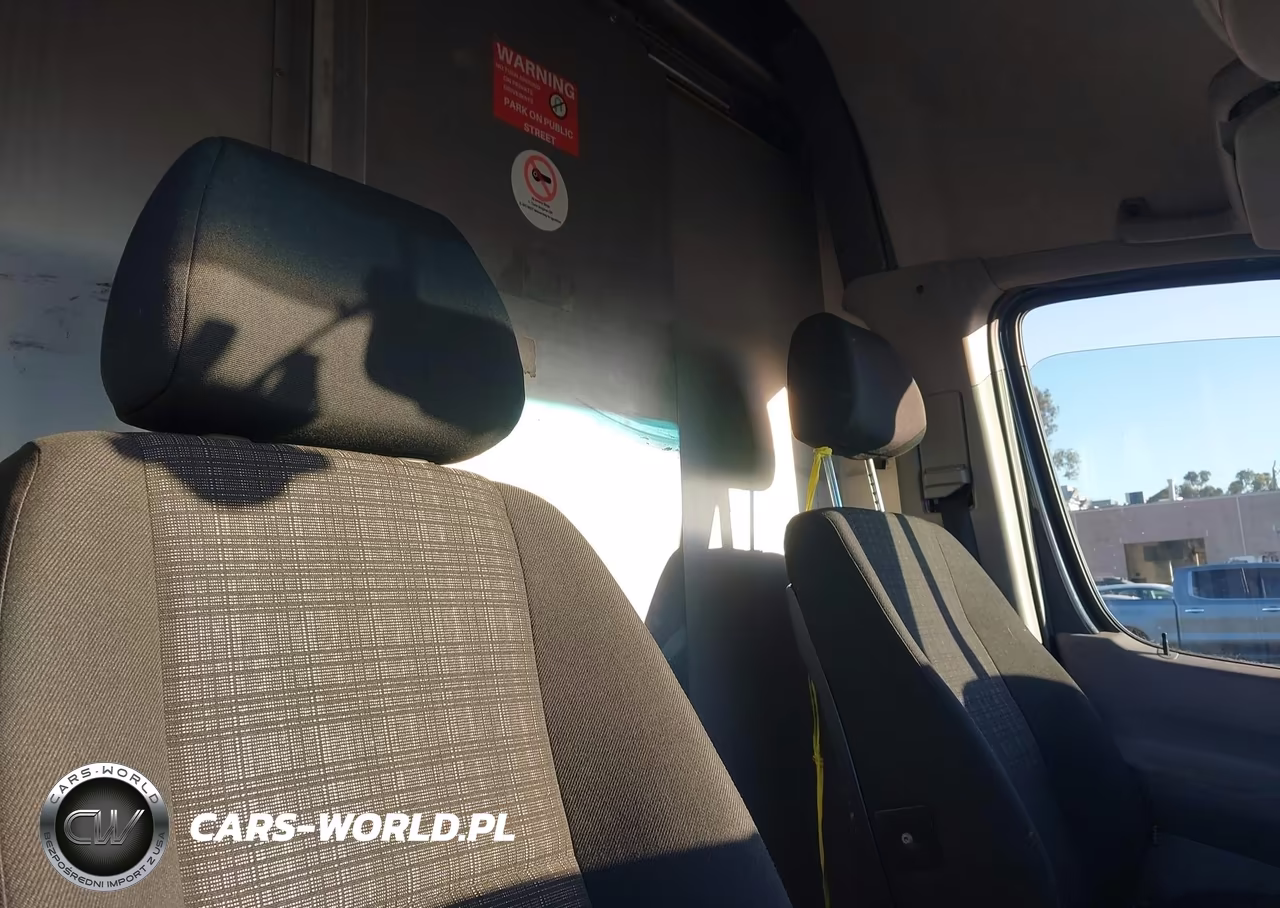 2018 Mercedes-Benz Sprinter 2500 Standard Roof V6 VIN:WD3PE7CD7JP623030 - 8