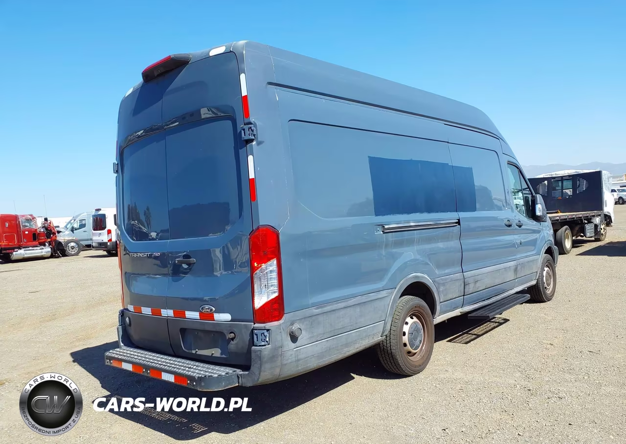 2019 Ford Transit-250 VIN:1FTYR3XM2KKB13586 - 4