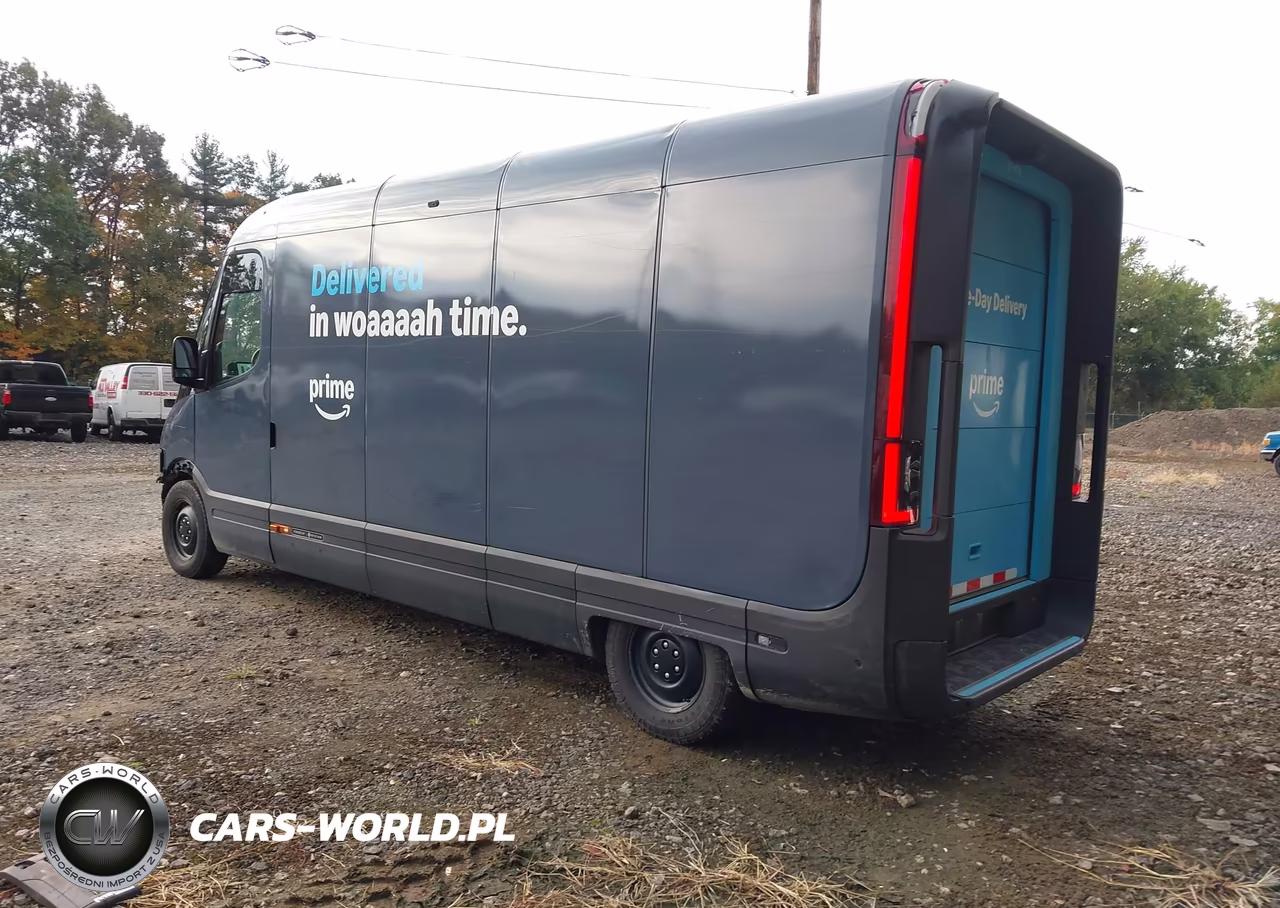 2023 Rivian Delivery 700 VIN:7FCEHEB71PN007472 - 3