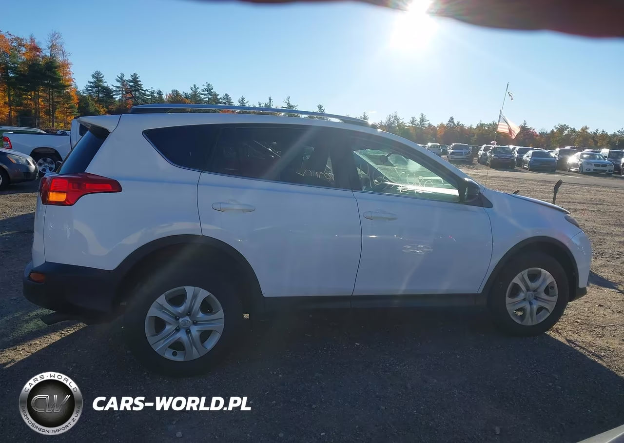 2015 Toyota Rav4 Le VIN:2T3BFREV7FW321117 - 12