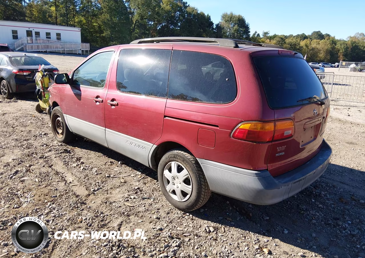 1999 Toyota Sienna Le VIN:4T3ZF13C4XU148689 - 3