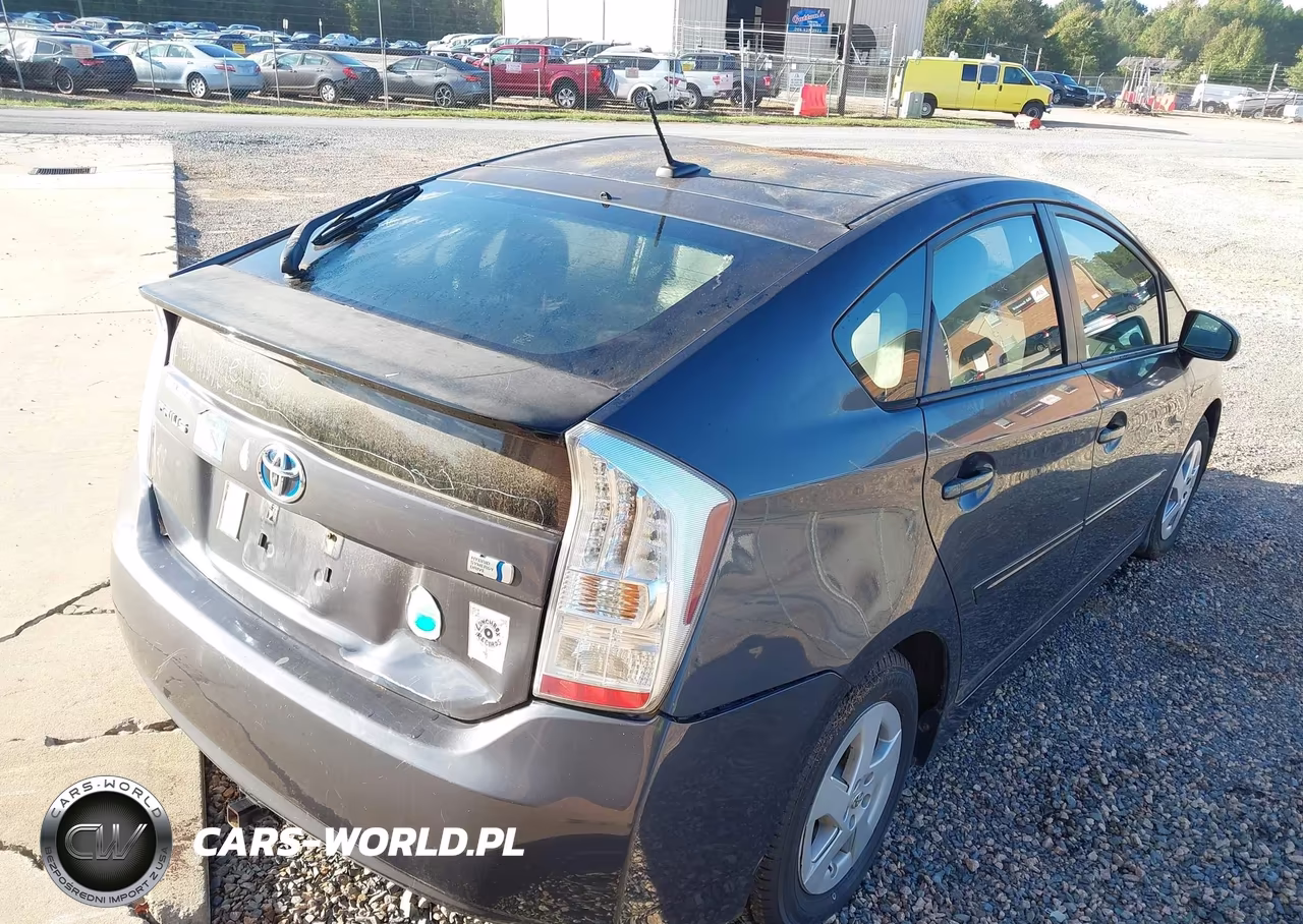 2011 Toyota Prius Two VIN:JTDKN3DU3B5332769 - 4