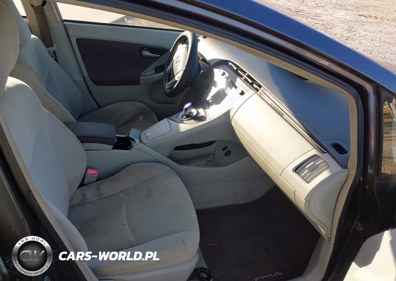 2011 Toyota Prius Two VIN:JTDKN3DU3B5332769 - 5