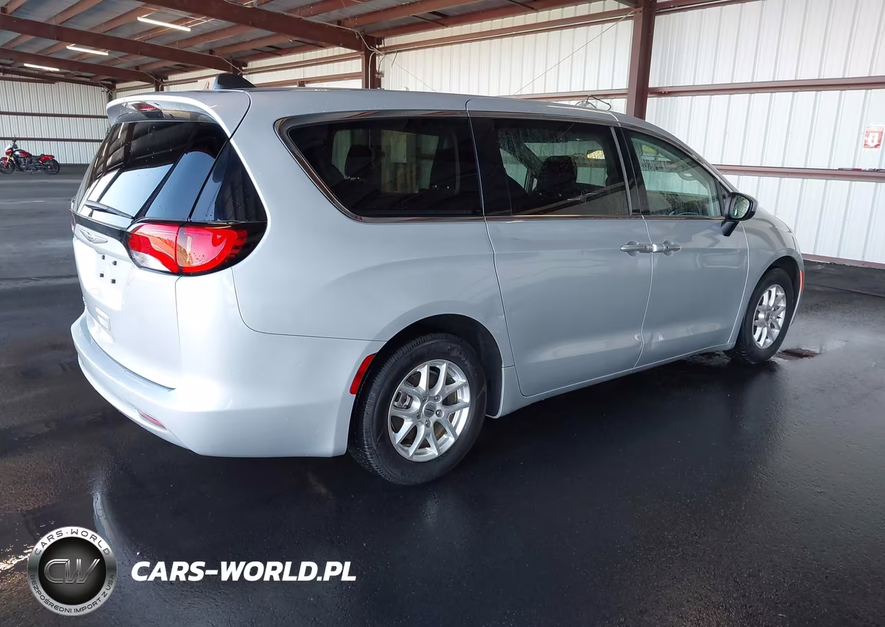 2022 Chrysler Voyager Lx VIN:2C4RC1CGXNR141569 - 4