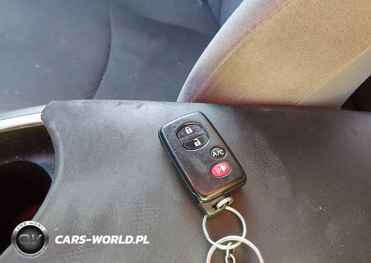 2015 Toyota Prius Three VIN:JTDKN3DU6F0454254 - 11