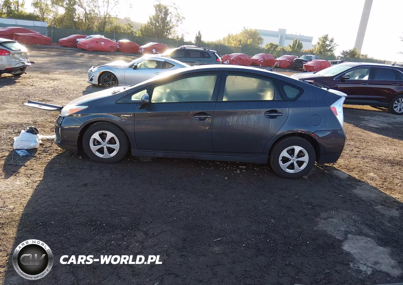 2015 Toyota Prius Three VIN:JTDKN3DU6F0454254 - 14