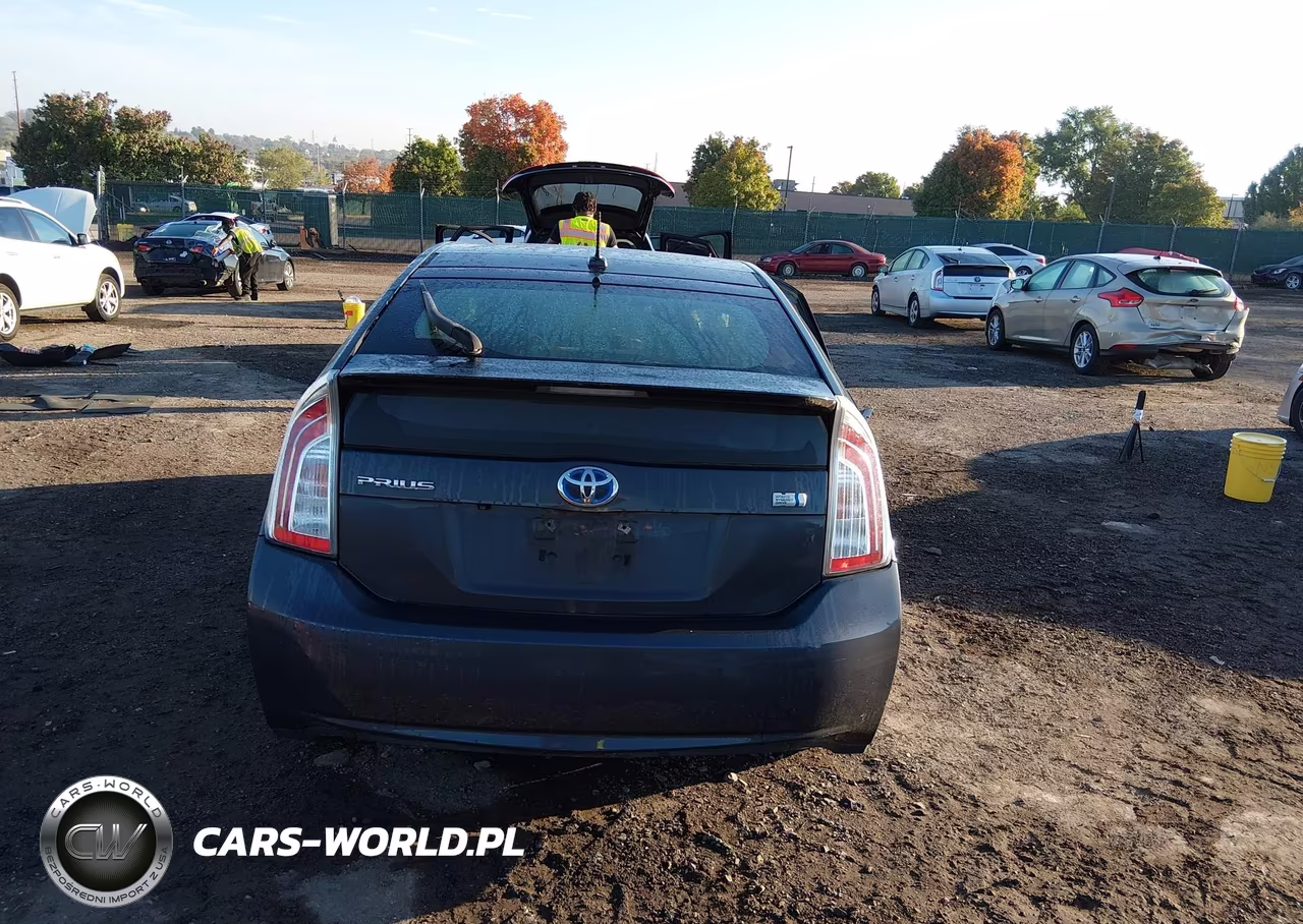 2015 Toyota Prius Three VIN:JTDKN3DU6F0454254 - 16