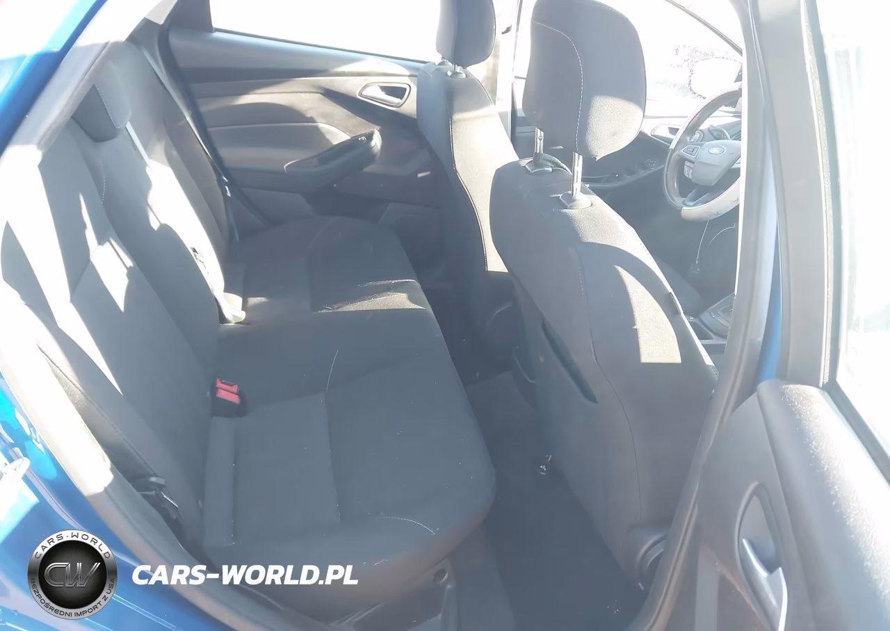 2018 Ford Focus Se VIN:1FADP3F21JL288995 - 8