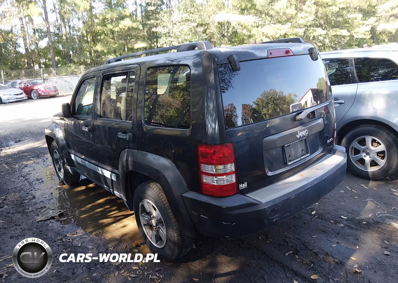 2008 Jeep Liberty Sport VIN:1J8GP28K78W177223 - 3