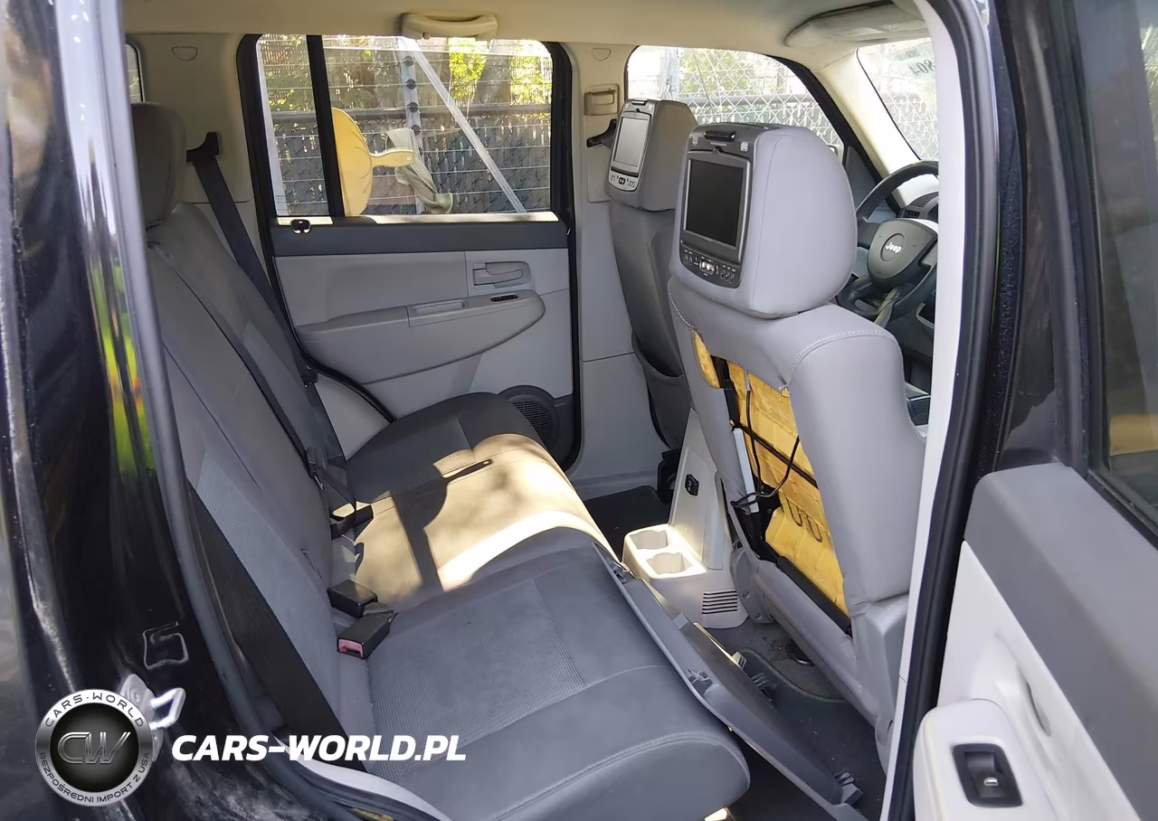 2008 Jeep Liberty Sport VIN:1J8GP28K78W177223 - 8