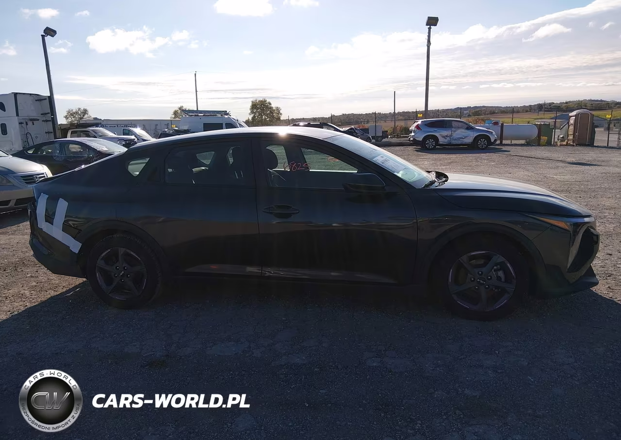 2025 Kia K4 Lxs VIN:3KPFT4DE7SE059040 - 13
