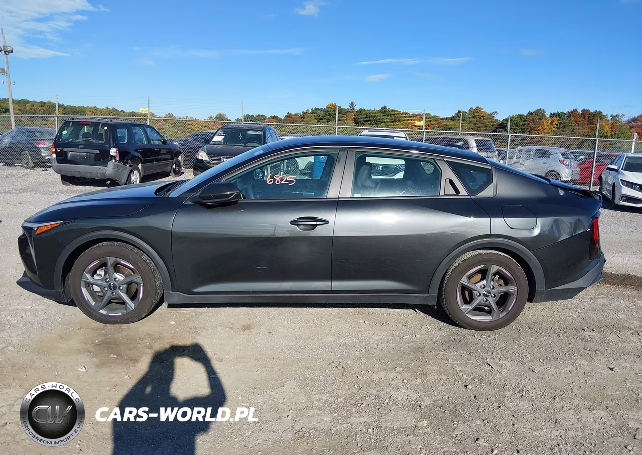 2025 Kia K4 Lxs VIN:3KPFT4DE7SE059040 - 14