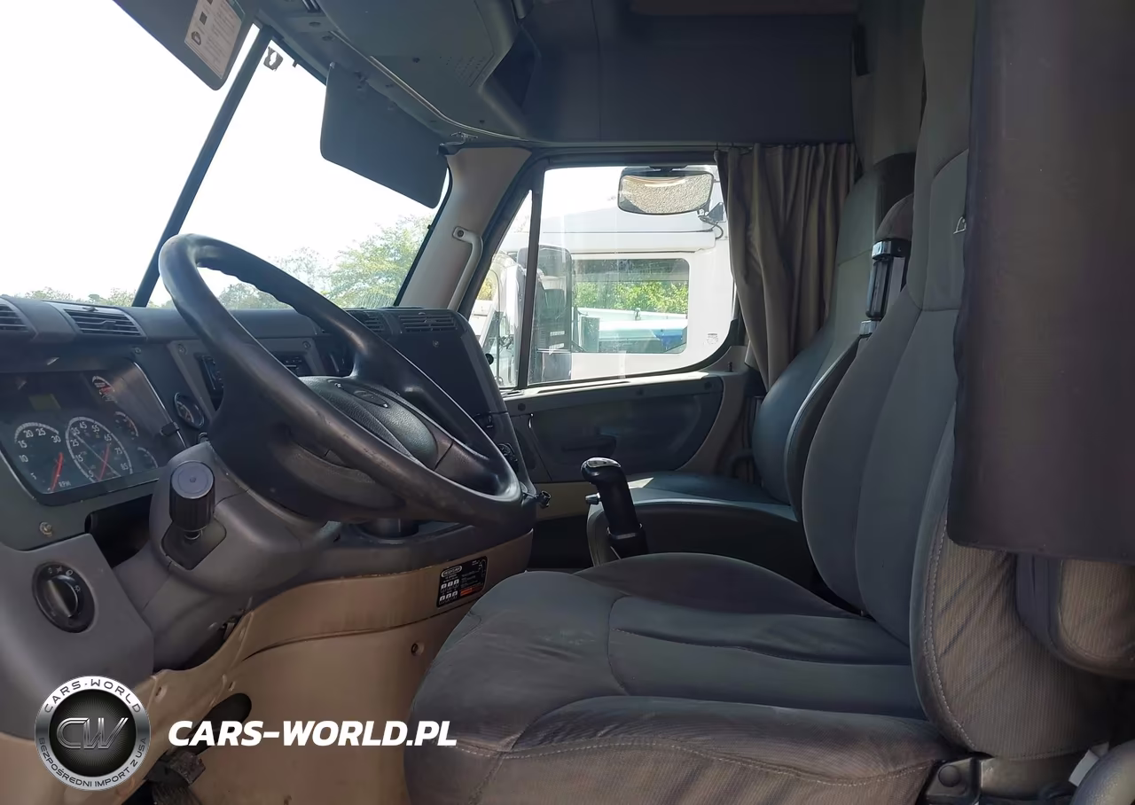 2015 Freightliner Cascadia 113 VIN:3AKJGHDV4ESFU9730 - 6