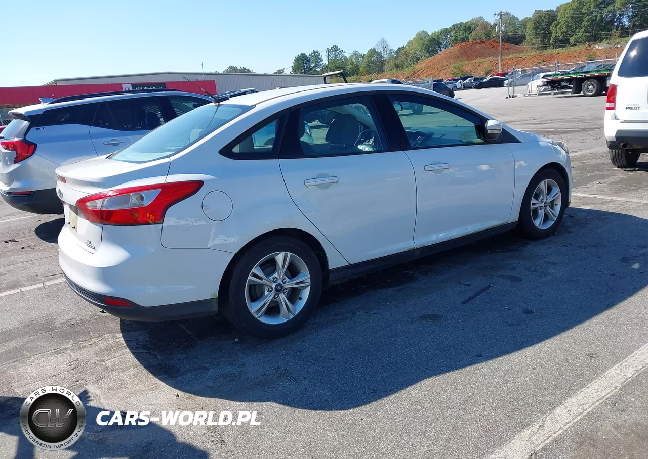 2014 Ford Focus Se VIN:1FADP3F27EL103225 - 4