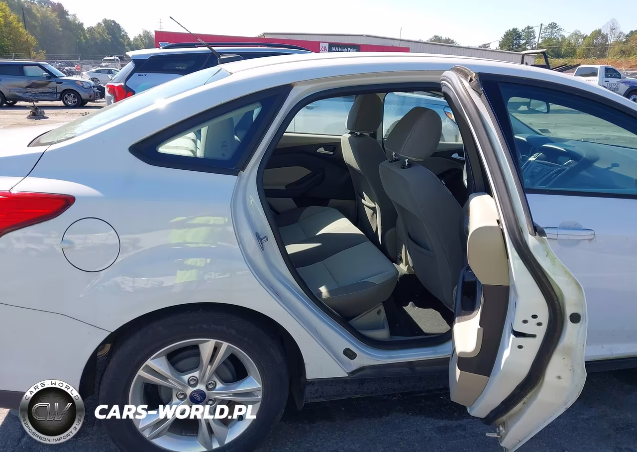 2014 Ford Focus Se VIN:1FADP3F27EL103225 - 8
