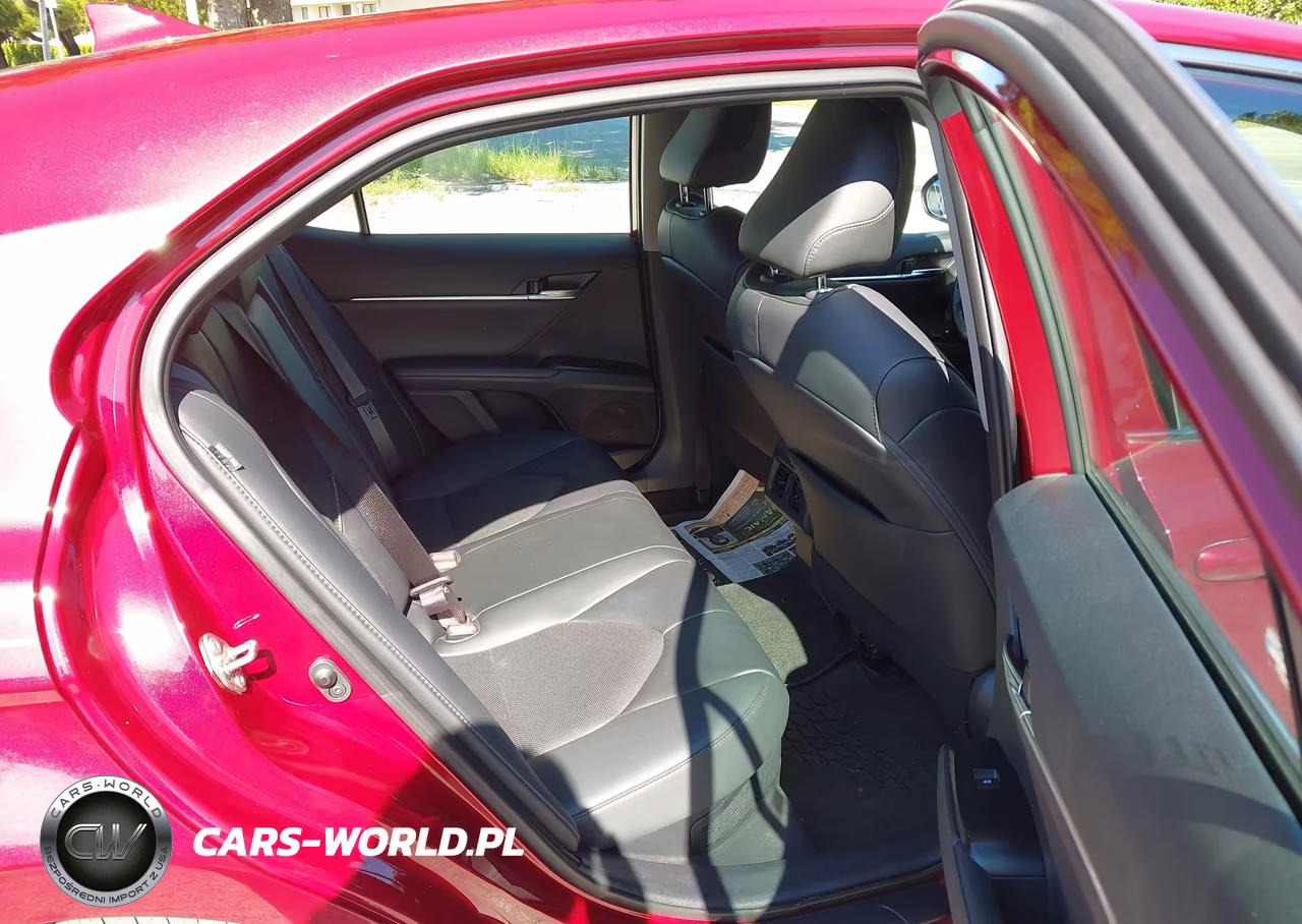 2020 Toyota Camry Hybrid Xle VIN:4T1F31AK0LU543445 - 8