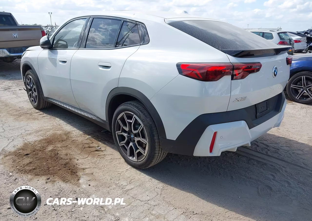 2027 BMW X2 VIN:WBX63GM06V5777722 - 3