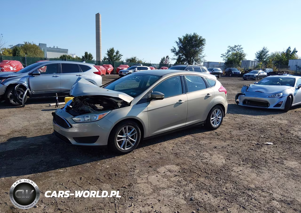 2016 Ford Focus Se VIN:1FADP3K29GL375929 - 2