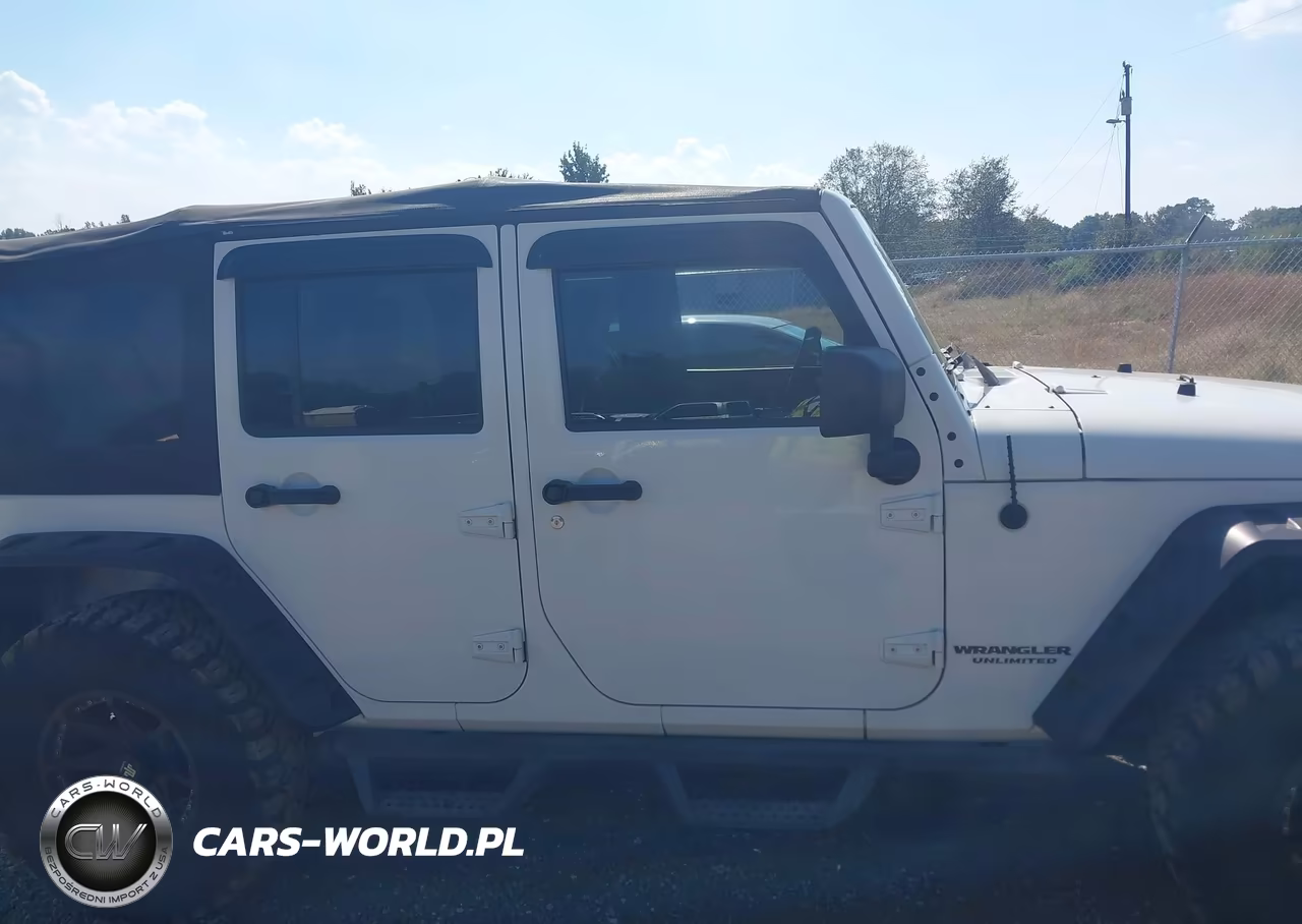 2010 Jeep Wrangler Unlimited Sport VIN:1J4BB3H15AL111641 - 13