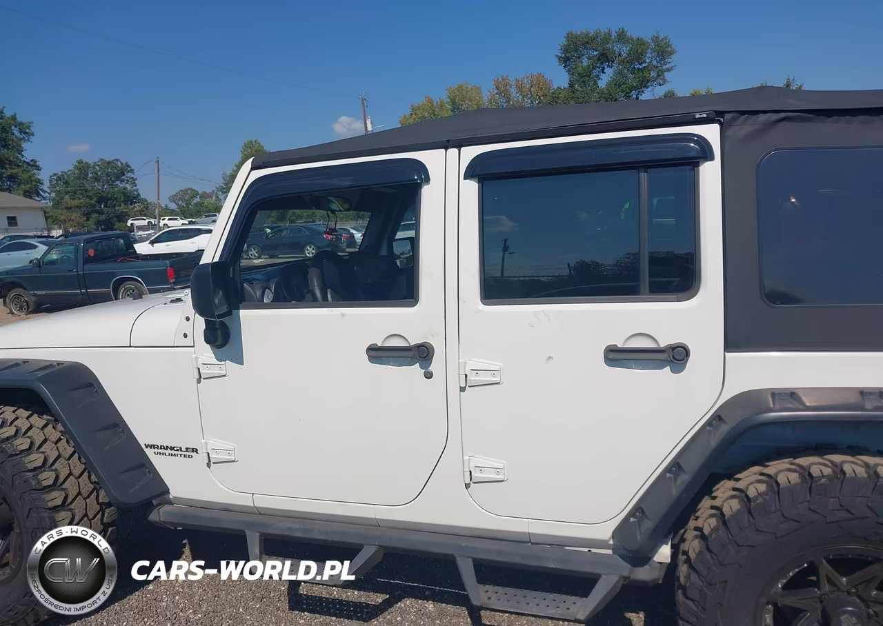 2010 Jeep Wrangler Unlimited Sport VIN:1J4BB3H15AL111641 - 14