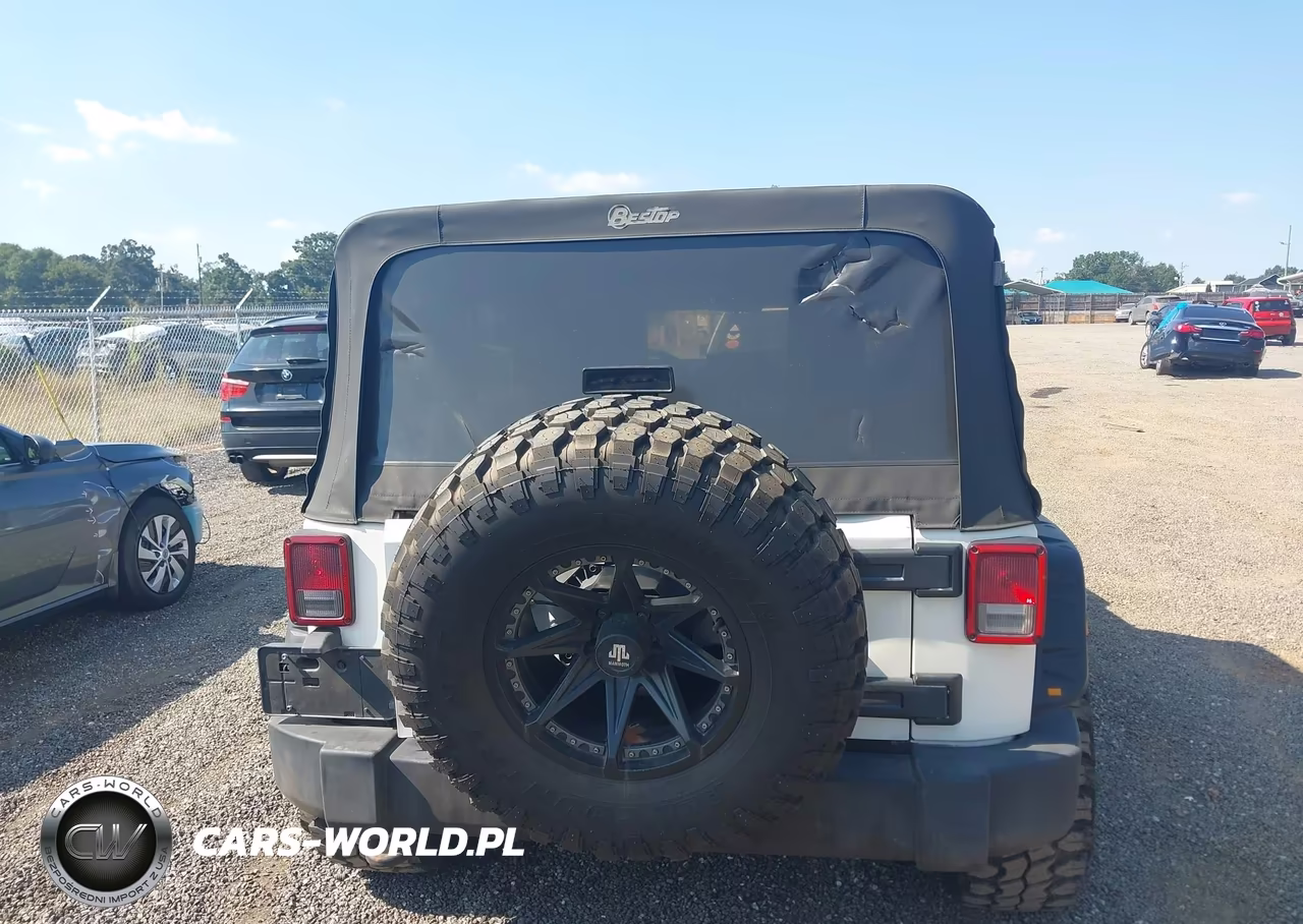 2010 Jeep Wrangler Unlimited Sport VIN:1J4BB3H15AL111641 - 16